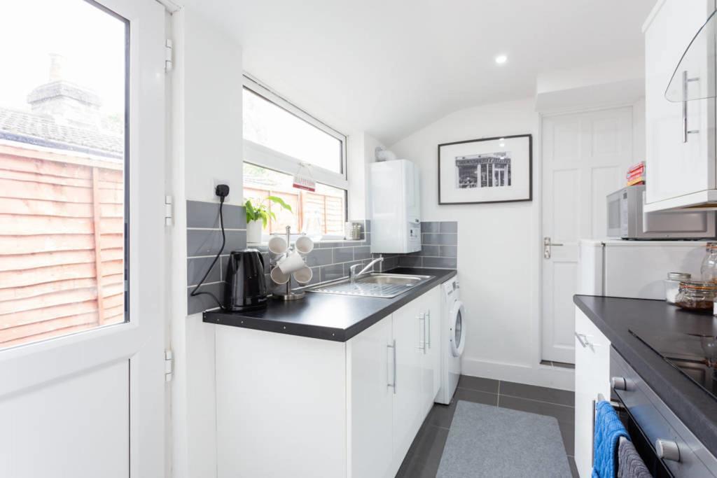 Ashton House - Stylish 2 Bedroom House, Close To Luton Town Center & Airport Exterior foto