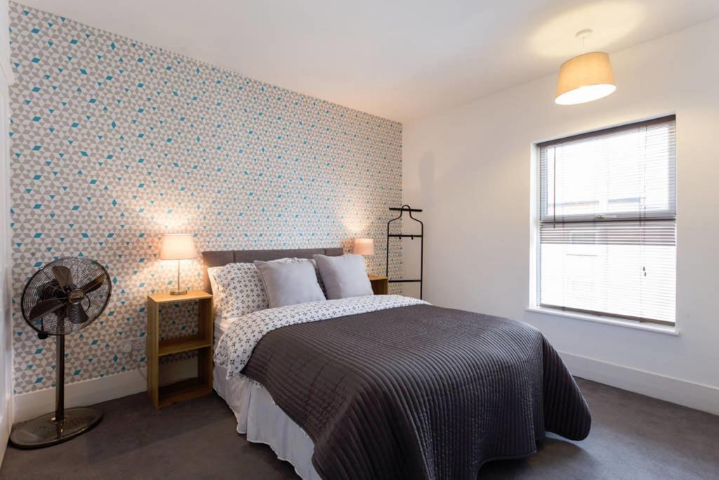 Ashton House - Stylish 2 Bedroom House, Close To Luton Town Center & Airport Exterior foto